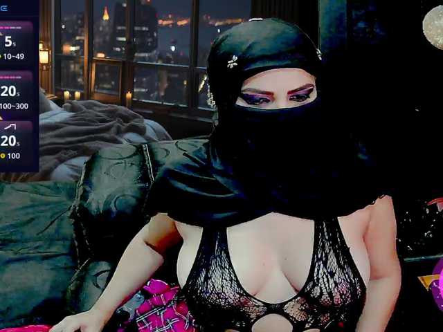 방송 스크린 샷 LaylaMustafa