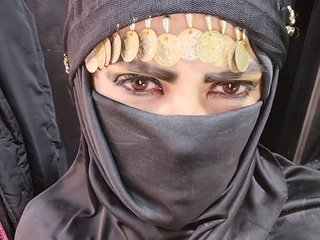 에로틱 한 영상 채팅 LaylaMustafa