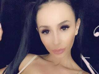 에로틱 한 영상 채팅 LaylaRad