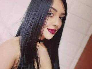 에로틱 한 영상 채팅 leandra-fox