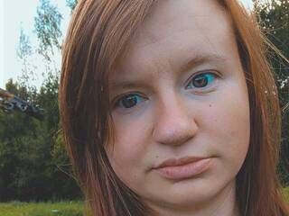 에로틱 한 영상 채팅 Leenakene