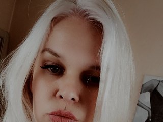 에로틱 한 영상 채팅 Leila30