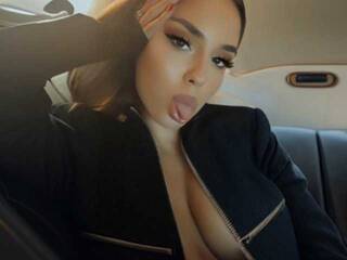 에로틱 한 영상 채팅 Leila34