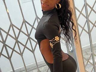 에로틱 한 영상 채팅 Leilla