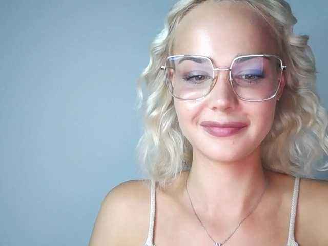 사진 lexieSpicy Sweet and yet dang naughty ;) #innocentface #sweet #petite #glasses #fetish #natural #shorthair #domina #teaser #cfmn #joi #cei #cbt #sph #cucktrainingI don;t speak russian