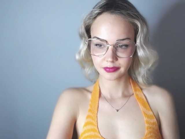 사진 lexieSpicy Sweet and yet dang naughty ;) #innocentface #sweet #petite #glasses #fetish #natural #shorthair #domina #teaser #cfmn #joi #cei #cbt #sph #cucktrainingI don;t speak russian