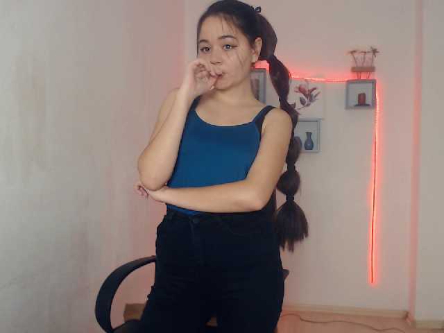 사진 LeylaDzem Love me-1 token / spanking - 6 tokens / legs-8 tokens |Tits-50 tokens / ass-70 tokens / naked-150 tokens