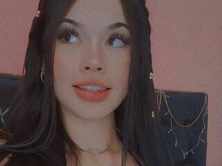 에로틱 한 영상 채팅 Lili-James