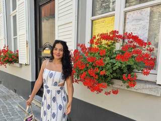 에로틱 한 영상 채팅 Liliana99