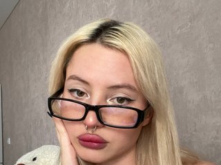 에로틱 한 영상 채팅 LillyEll