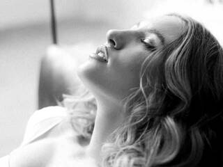 에로틱 한 영상 채팅 LisaFoxy