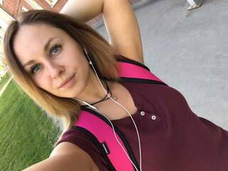 에로틱 한 영상 채팅 LisaDreamDoll