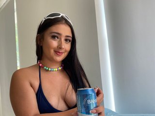 에로틱 한 영상 채팅 littlealejandra