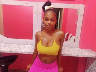 에로틱 한 영상 채팅 littleebonymommy