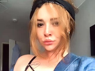 에로틱 한 영상 채팅 Littleslave1