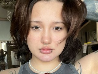 에로틱 한 영상 채팅 littlewetgirl