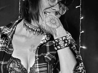 에로틱 한 영상 채팅 Lizziestar69