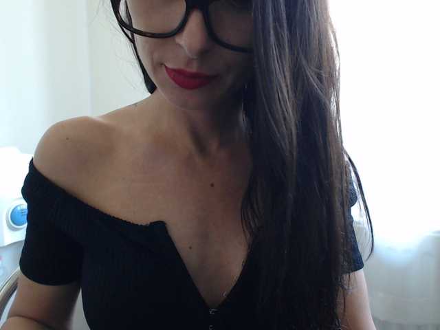 방송 스크린 샷 LizzyRoy