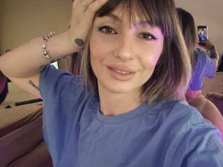 에로틱 한 영상 채팅 LolaxCute