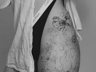 에로틱 한 영상 채팅 Fabulous_Elf