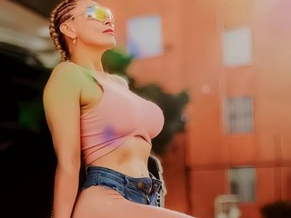 에로틱 한 영상 채팅 louise-Mikk