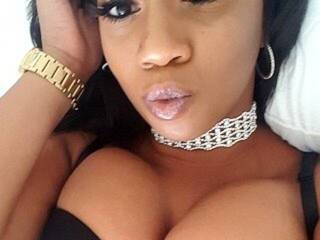 에로틱 한 영상 채팅 LovelyMiaB