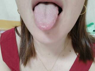 에로틱 한 영상 채팅 Rynna