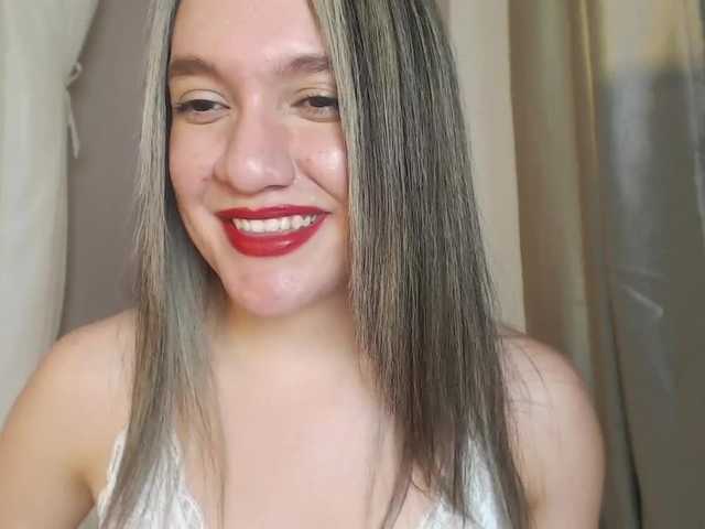 사진 Luciadallas Red lips, flames and pleasure, i'll be yours, be a gentleman, play with my toys, make vibrate my pussysquirt special show!! @Anal,#teen 22 years old #naughty #with every goal, tease!