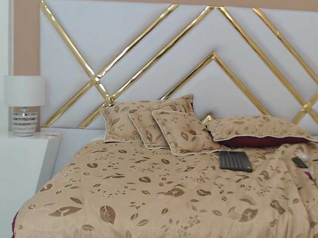 방송 스크린 샷 LucianaCollin