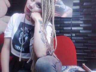 에로틱 한 영상 채팅 lucier-evil