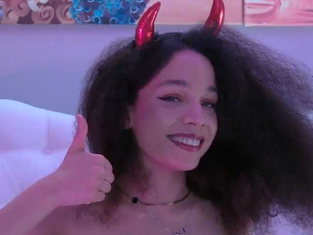 프로필 사진 Lucy-Lou