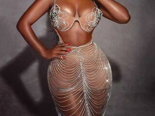 에로틱 한 영상 채팅 lucy-vell