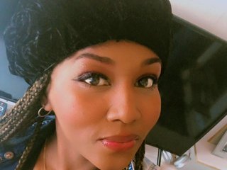 에로틱 한 영상 채팅 lucyhorny