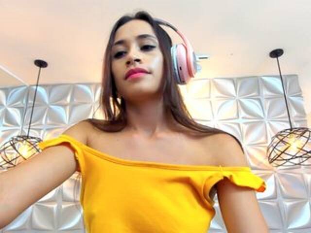 방송 스크린 샷 LuisaTrujillo