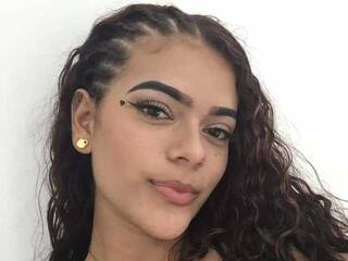 에로틱 한 영상 채팅 MadisonnGrey