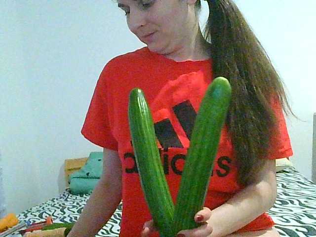 사진 MagalitaAx go pvt ! i not like free chat!!! all for u in show!! cucumbers will play too