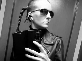 에로틱 한 영상 채팅 Magretta_Dering