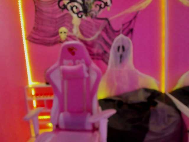 방송 스크린 샷 MaiteMiller