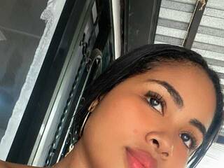 에로틱 한 영상 채팅 MargotNeal