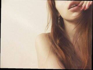 에로틱 한 영상 채팅 Vredinakissx