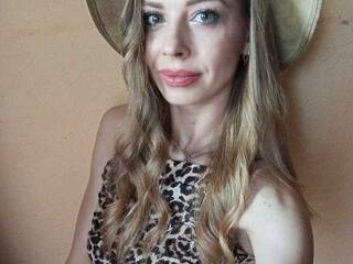 에로틱 한 영상 채팅 Hyupobibih