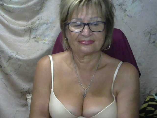 사진 MatureLissa Who wants to see mature pussy ? pls for @total English and German