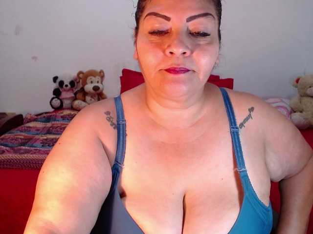 사진 Maturextgreat #bbw #bigbelly #bigboobs #bigass #grandma #milf #gilf #latina @total 600 @sofar 600 @remain 0