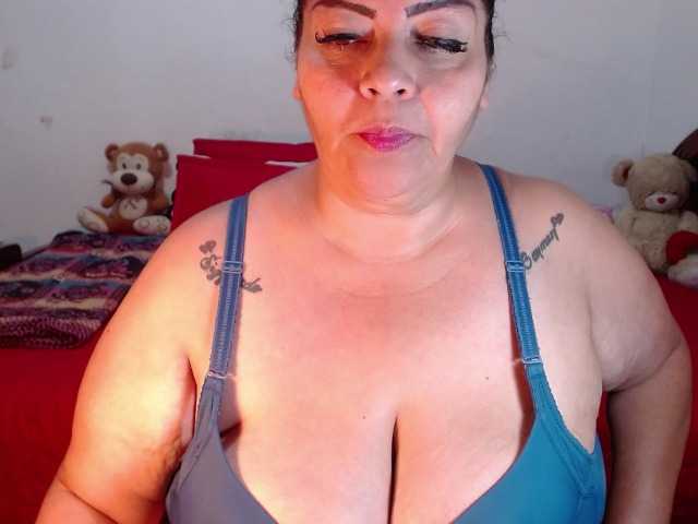 사진 Maturextgreat #bbw #bigbelly #bigboobs #bigass #grandma #milf #gilf #latina @total 600 @sofar 600 @remain 0