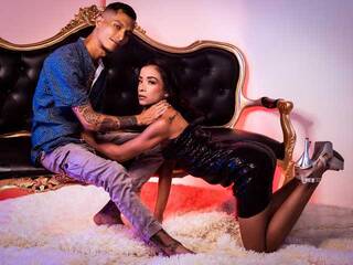 에로틱 한 영상 채팅 MaxandAnnie