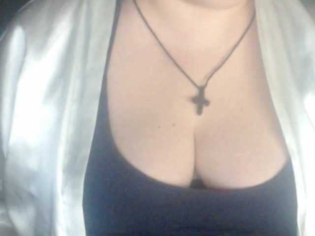 사진 mayalove4u lush its on ,1 to make my toy vibra, 5 for like e,15#tits 20 #ass 25 #pussy #lush on , please one tip