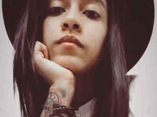 에로틱 한 영상 채팅 MegaanBlack