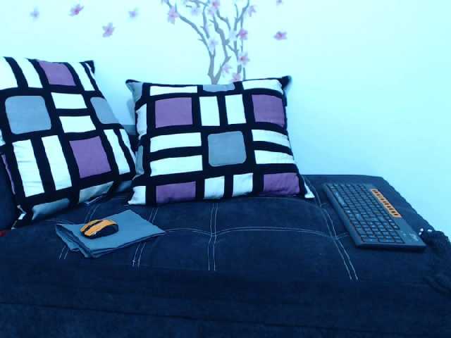 방송 스크린 샷 Mia-Stone