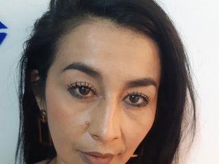 에로틱 한 영상 채팅 mia-tits