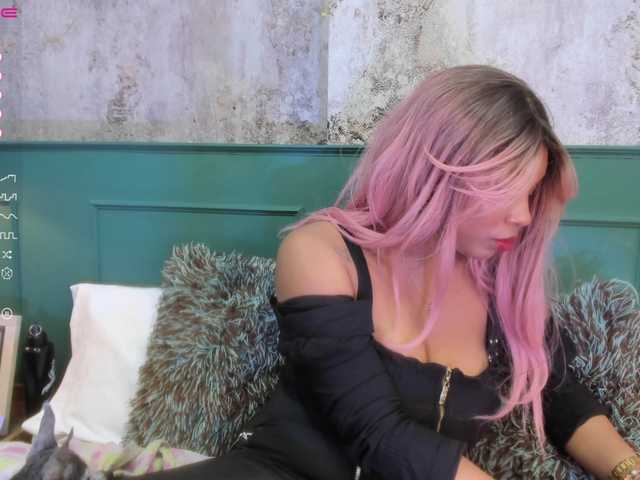 방송 스크린 샷 MiaBigBoobs